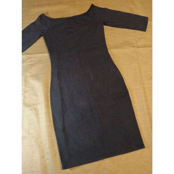 City Streets Dress with Logo - Size: Small (0685) - Picture 5 of 7